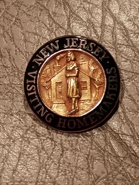 New Jersey Visiting Homemakers 1/10th 10k Yellow Gold Filled Black Enamel Pin